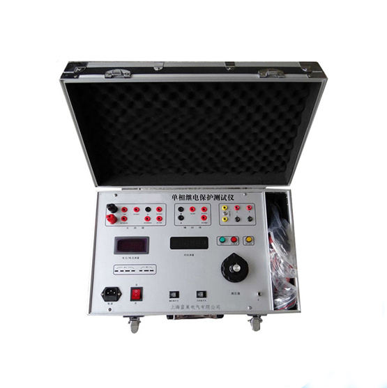LCJB10C單相繼電保護(hù)校驗(yàn)儀實(shí)現(xiàn)簡(jiǎn)化操作的前提下，增加儀器的功能，能對(duì)各種常見(jiàn)的繼電器進(jìn)行各項(xiàng)校驗(yàn)且面板布置精巧，讓操作者操作簡(jiǎn)便，一目了然，因而贏得了廣大用戶(hù)的一致好評(píng)。